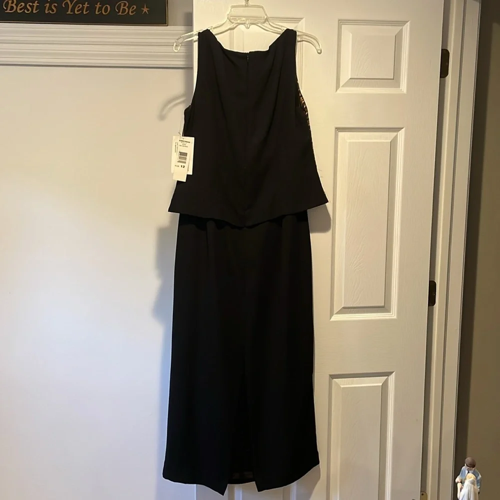 Jessica Howard fully lined maxi dress, metallic top with hidden back zipper. - Picture 2 of 11